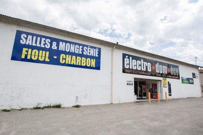Magasin de vente de combustible Dreuilhe